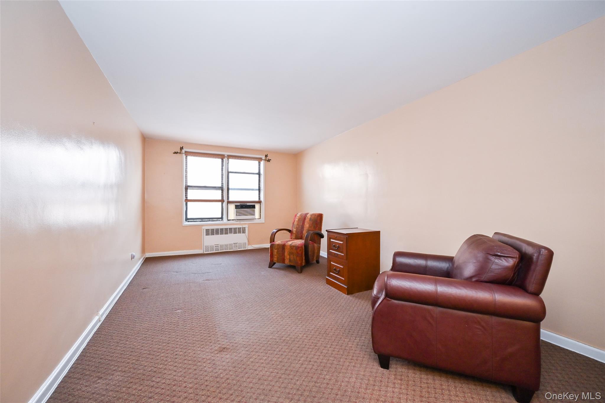 33-26 92 Street 4x Property Photo 5