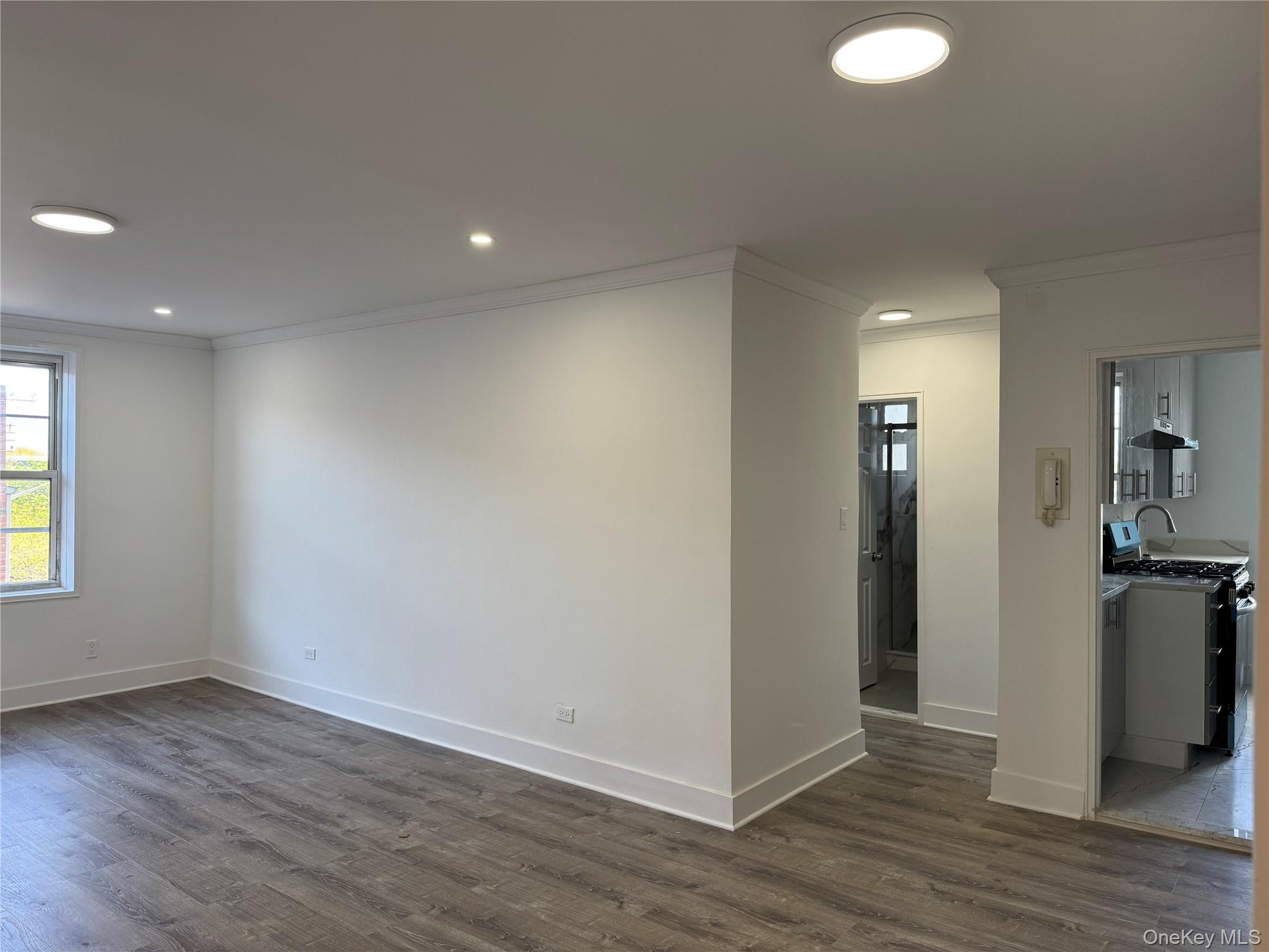 222-89 Braddock Avenue 3-e Property Photo 3