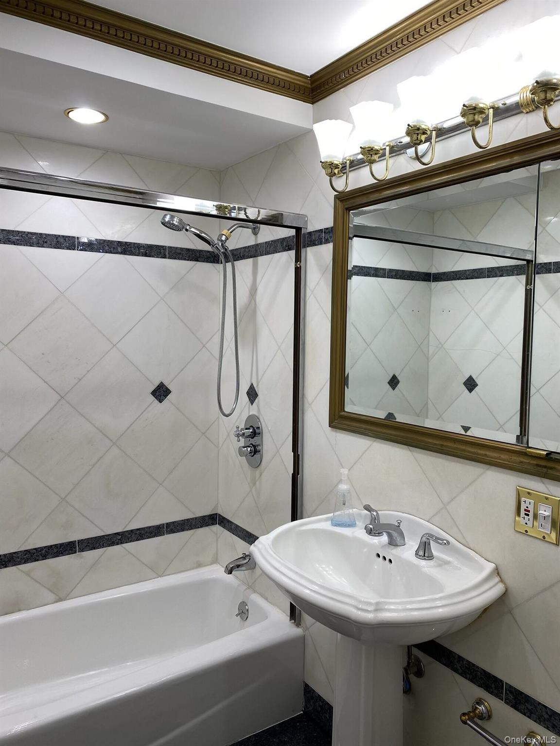 52-62 68th Street Property Photo 10