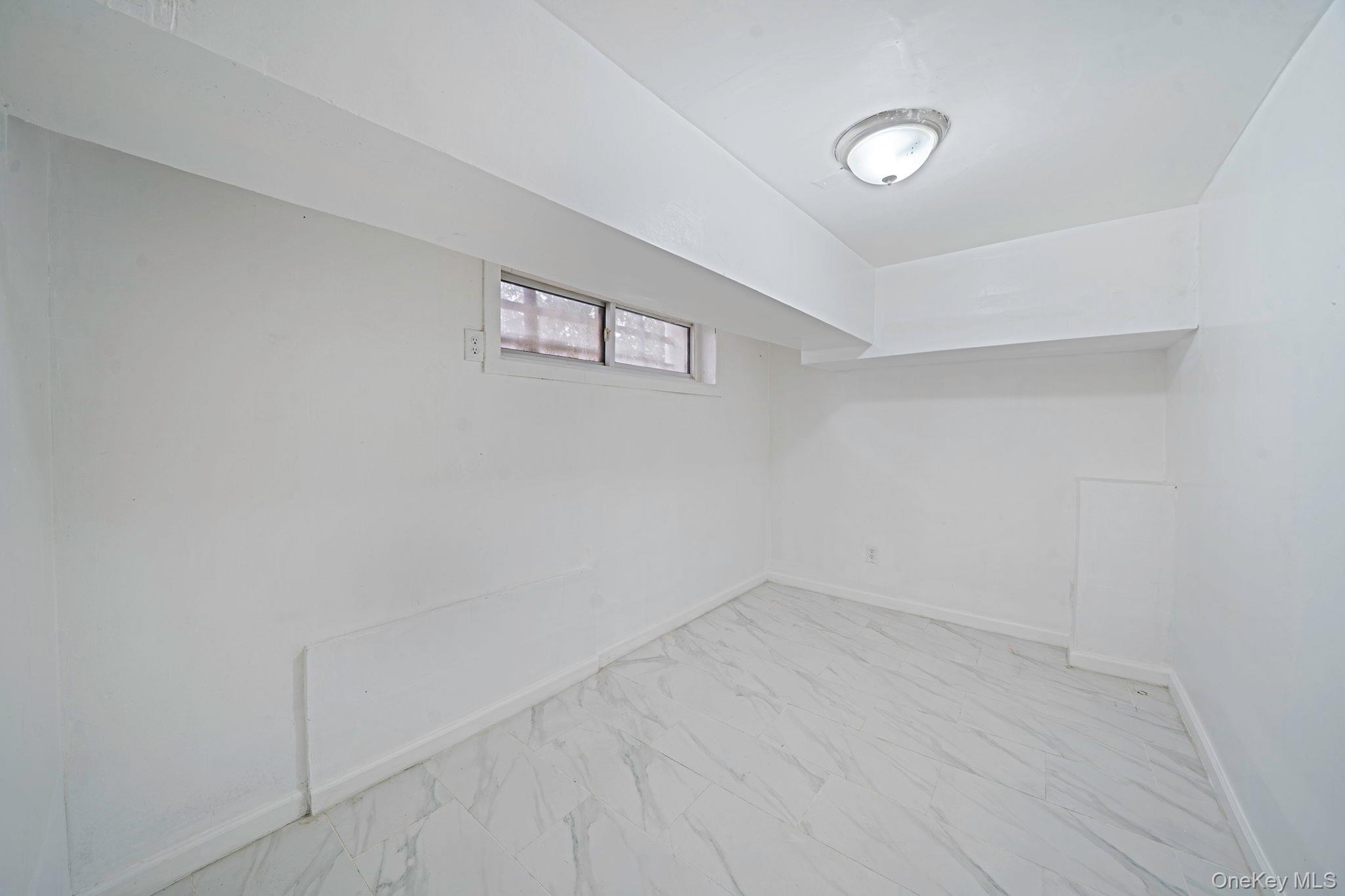 8703 168th Place Property Photo 37