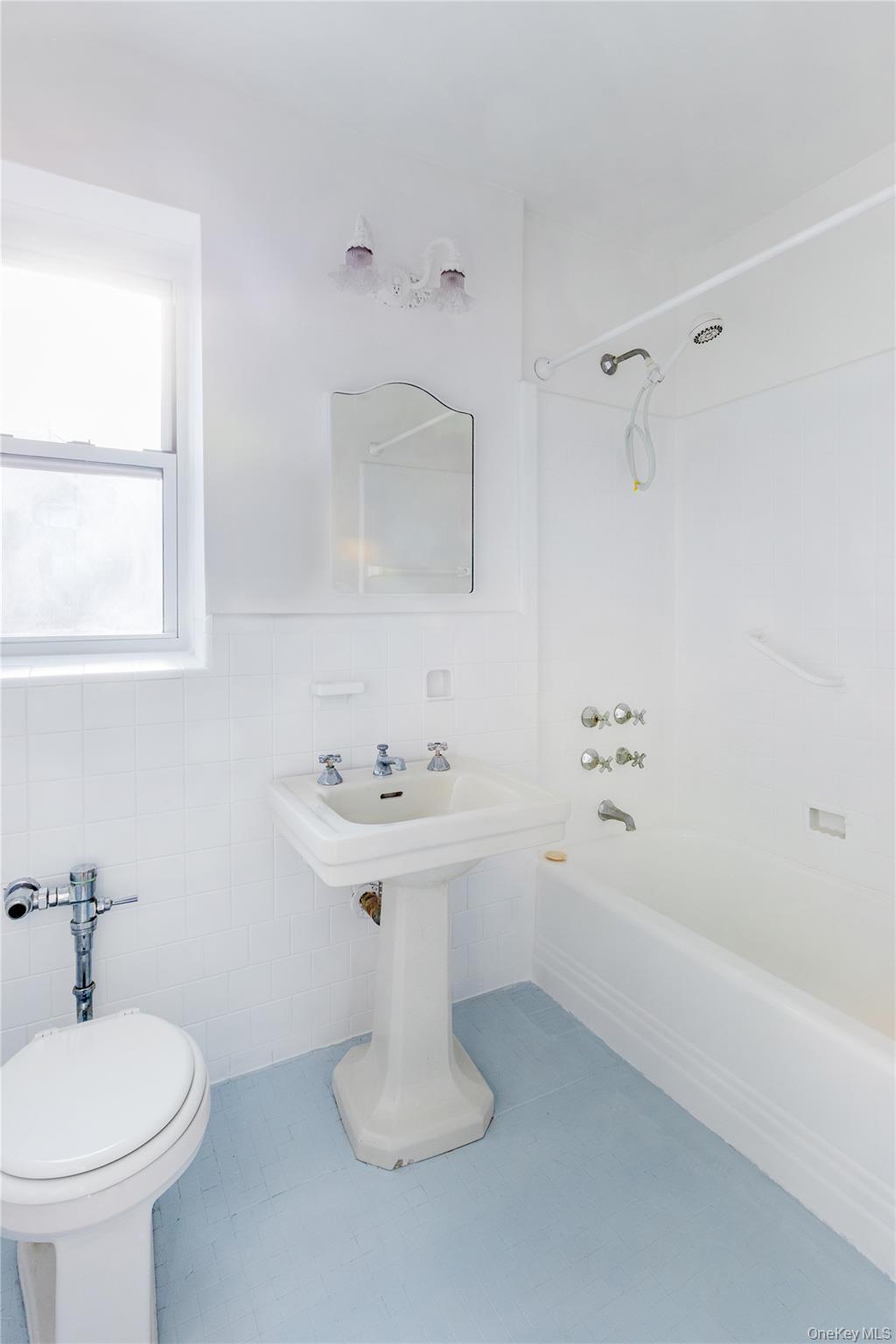 474 W 238th Street 4i Property Photo 7