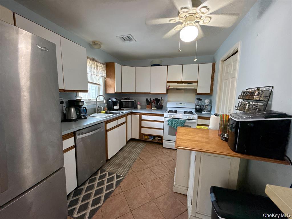33 Muntz Lane Property Photo 1