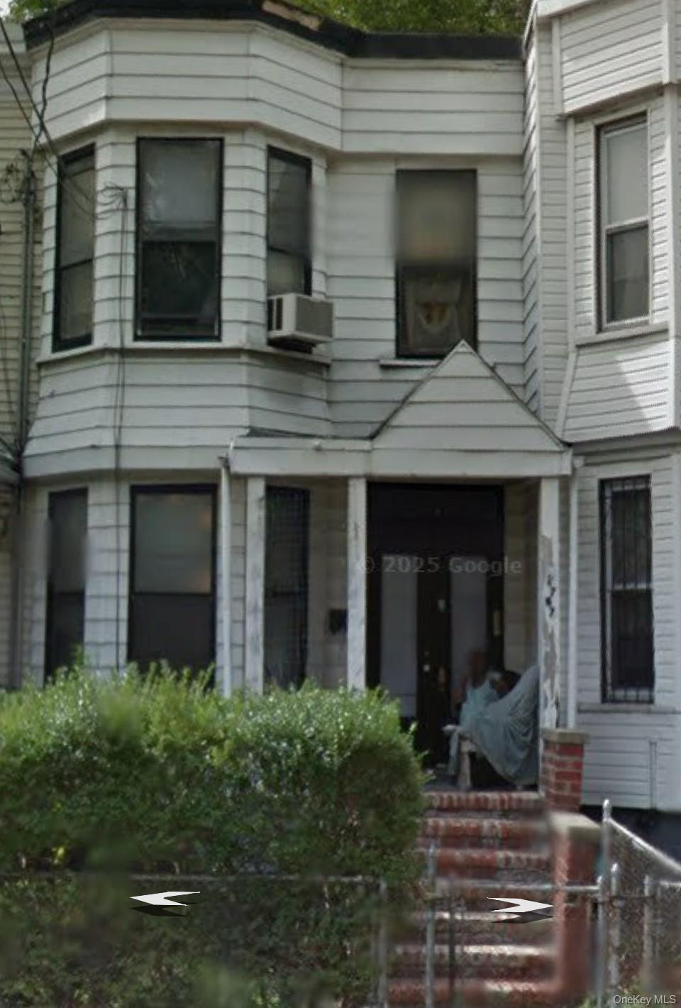 2767 Creston Avenue Property Photo 1
