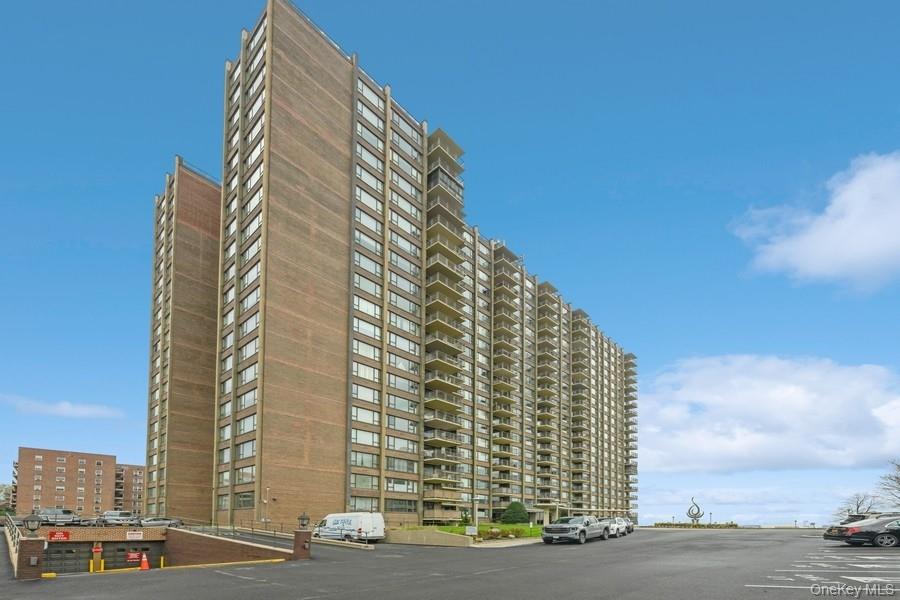 166-25 Powells Cove Boulevard 18g Property Photo 2