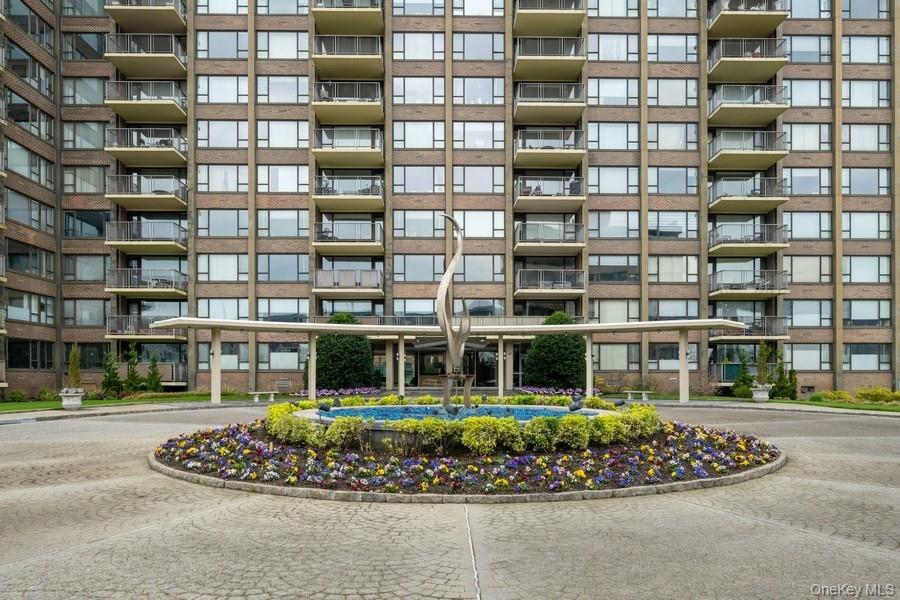 166-25 Powells Cove Boulevard 18g Property Photo 3