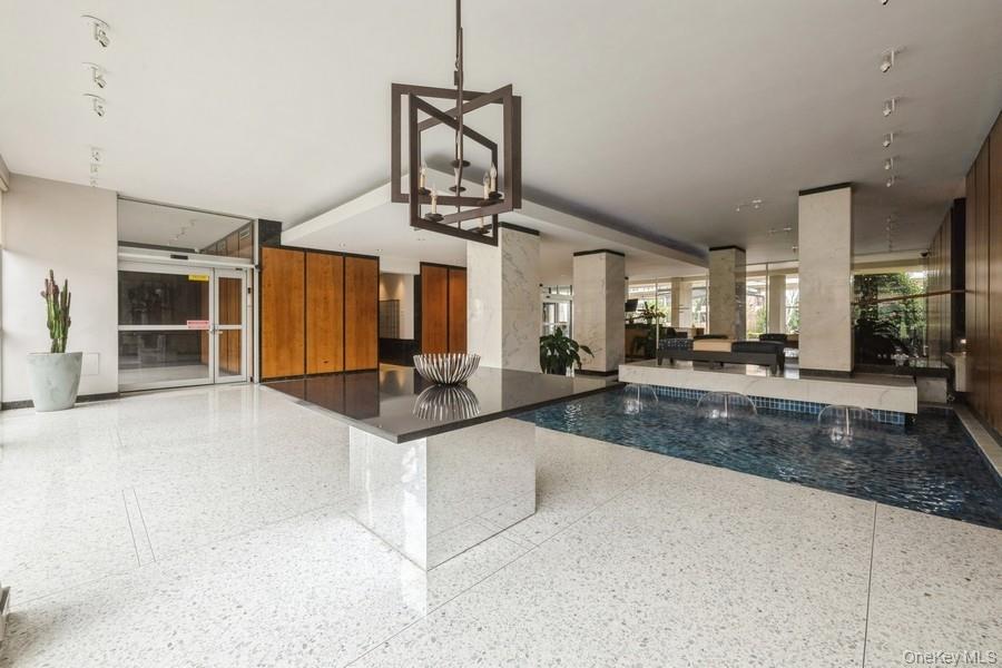 166-25 Powells Cove Boulevard 18g Property Photo 4