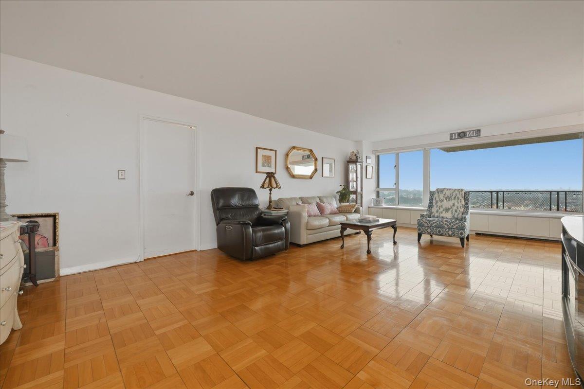 166-25 Powells Cove Boulevard 18g Property Photo 7