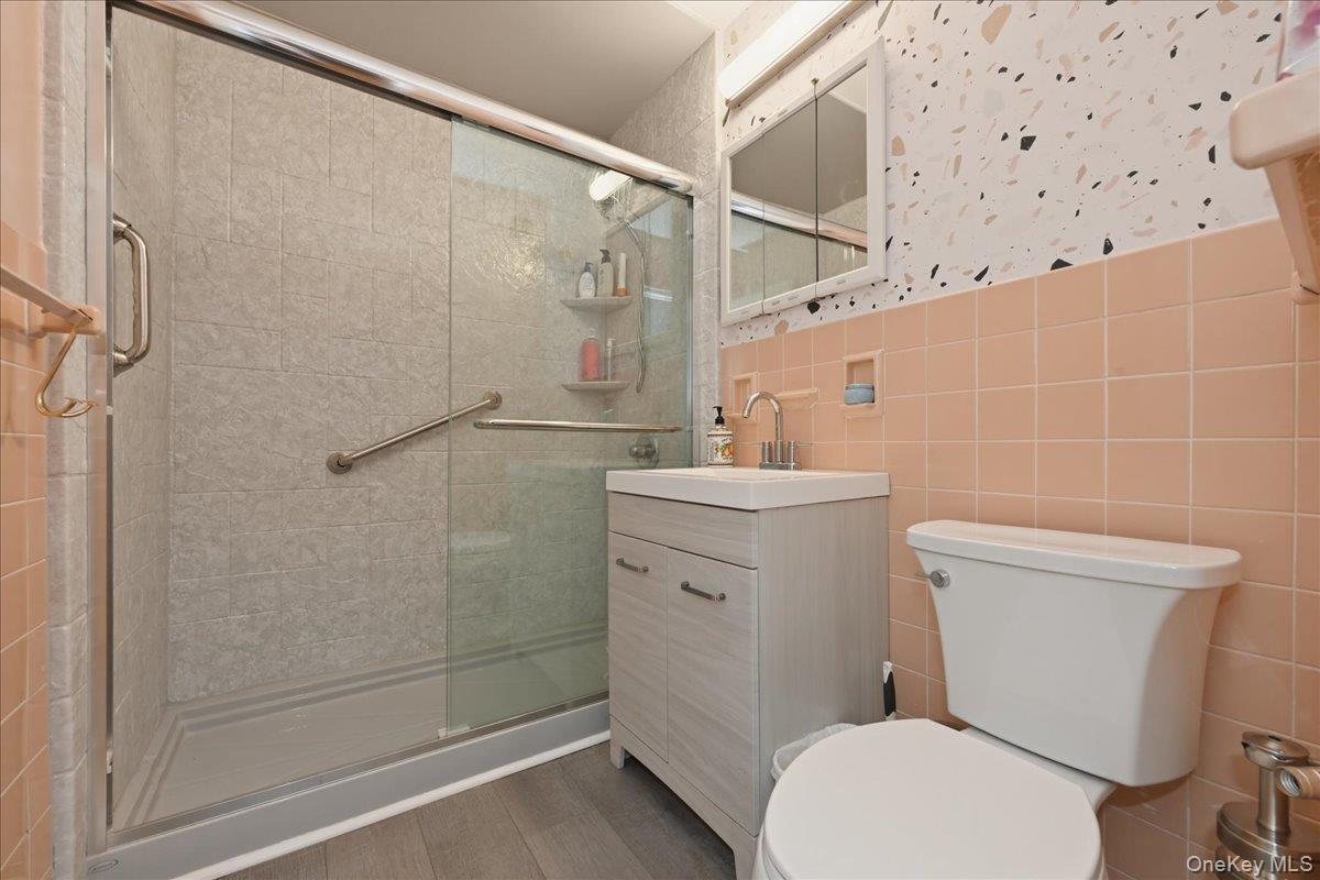 166-25 Powells Cove Boulevard 18g Property Photo 13