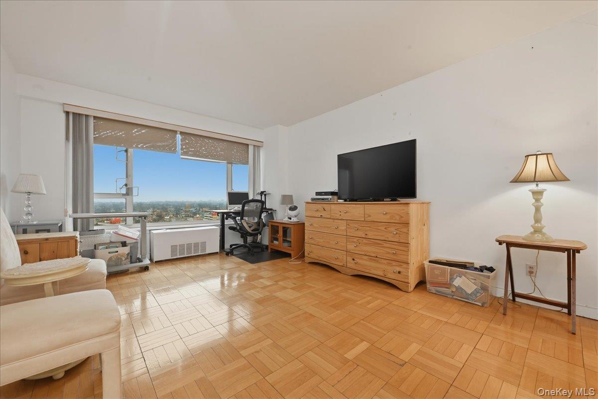 166-25 Powells Cove Boulevard 18g Property Photo 15