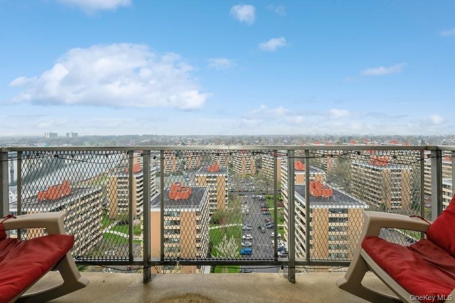 166-25 Powells Cove Boulevard 18g Property Photo 18