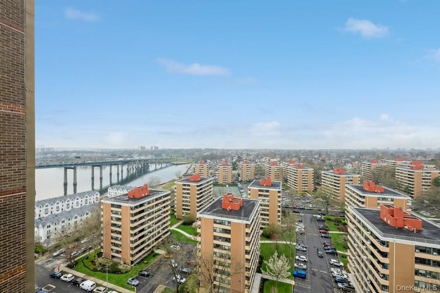 166-25 Powells Cove Boulevard 18g Property Photo 20