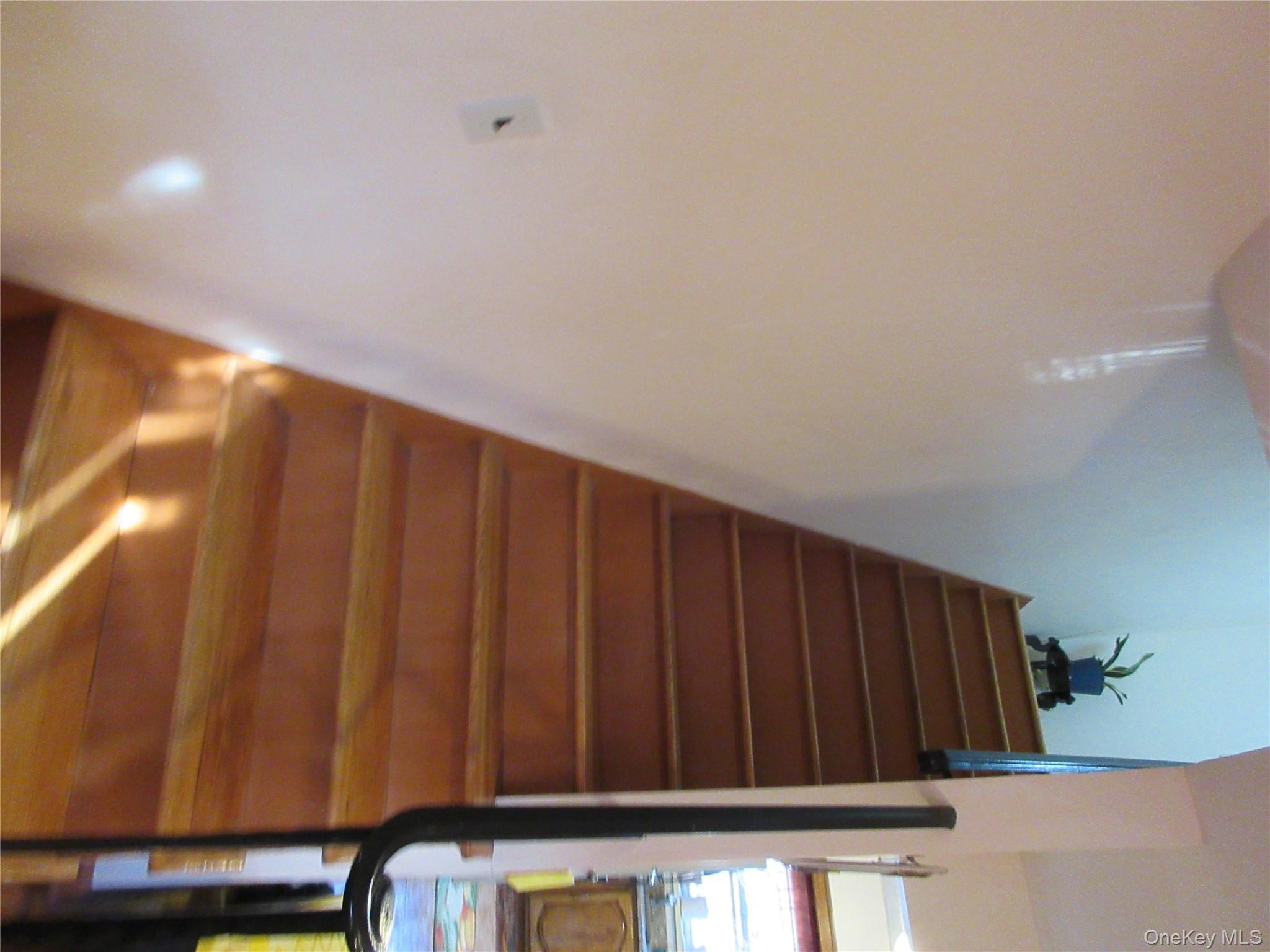3228 Tenbroeck Avenue Property Photo 6