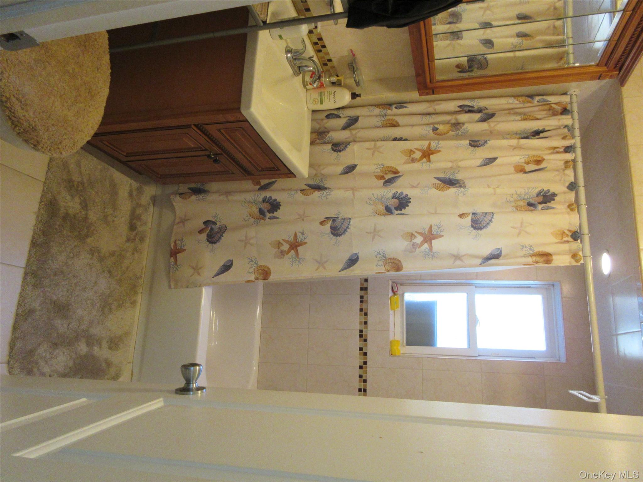3228 Tenbroeck Avenue Property Photo 7