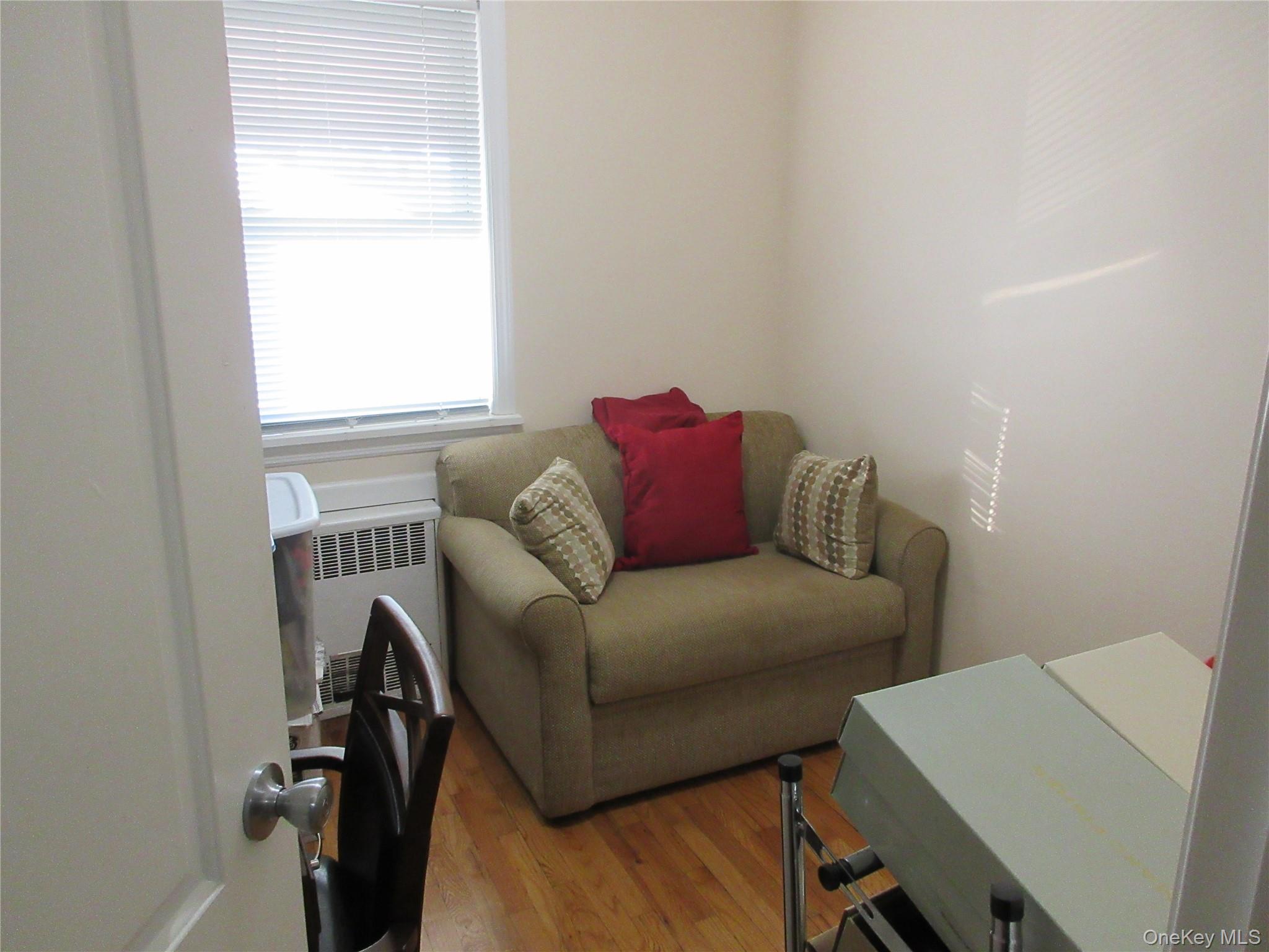 3228 Tenbroeck Avenue Property Photo 10