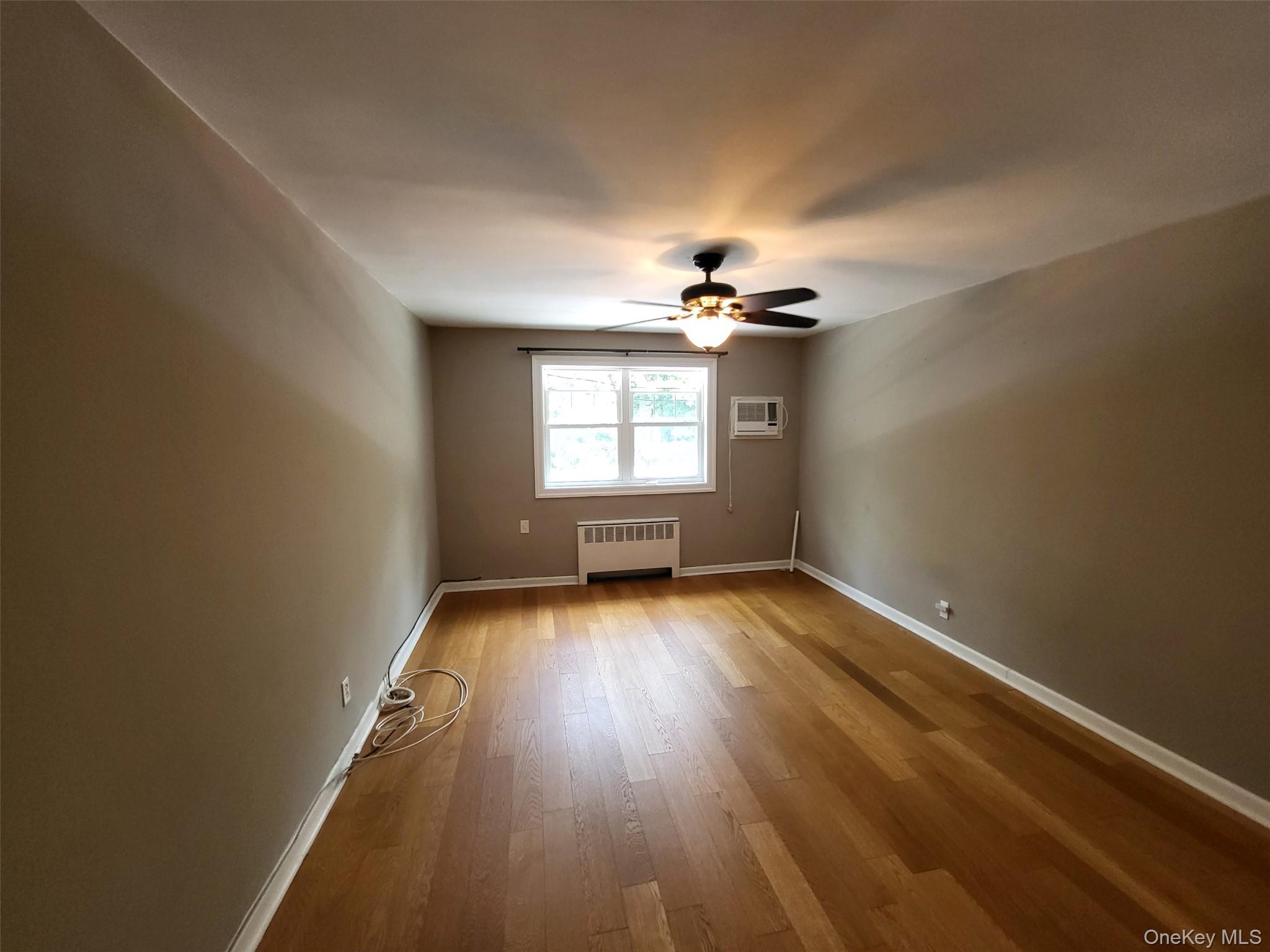 224-23 Kingsbury Avenue B Property Photo 11