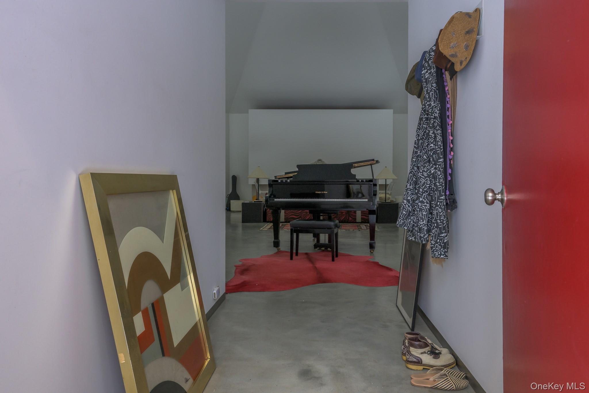 401 Collins Street Property Photo 5