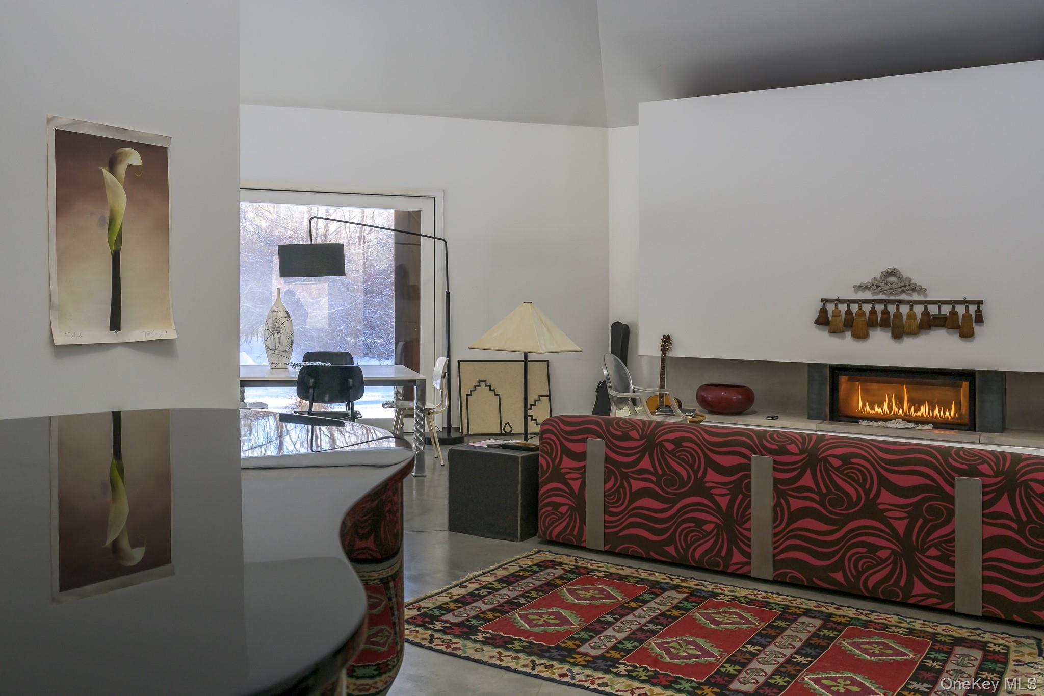 401 Collins Street Property Photo 7