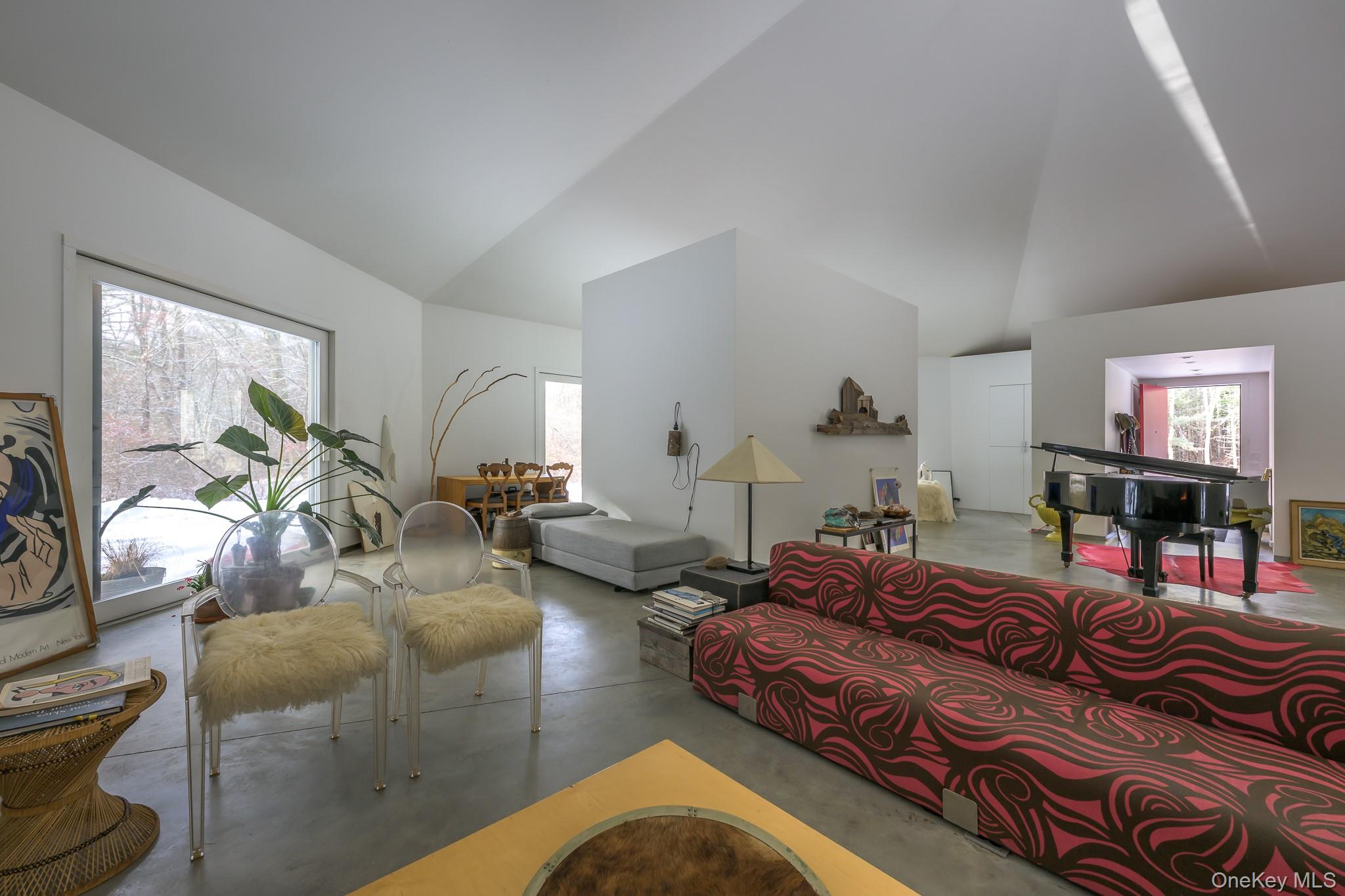 401 Collins Street Property Photo 8