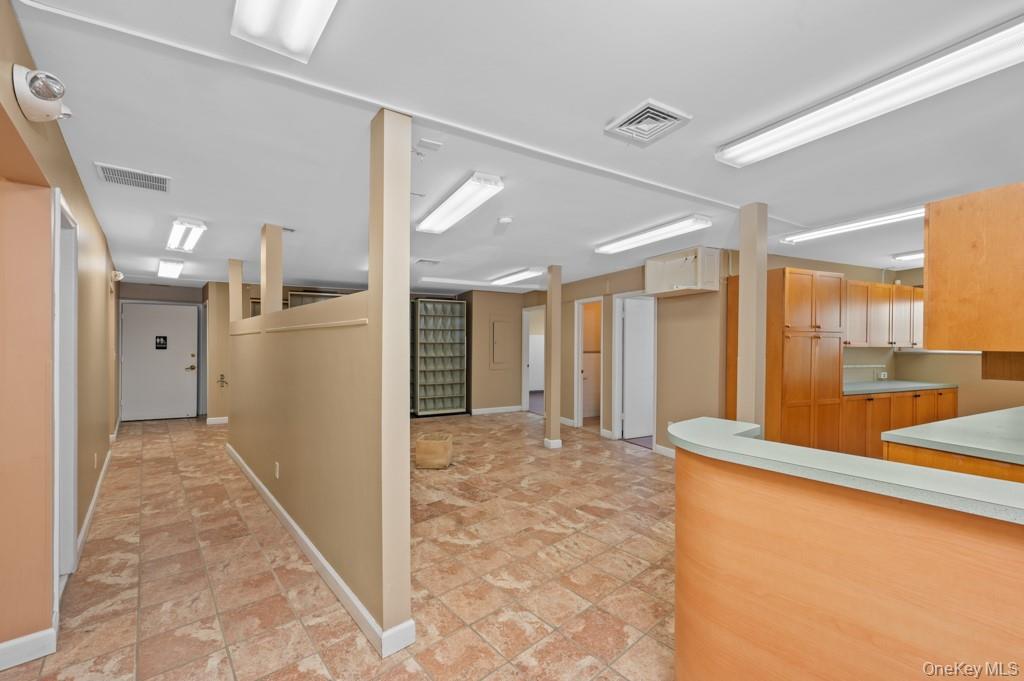 200 S Broadway 2-1 Bldg 2 Property Photo 5