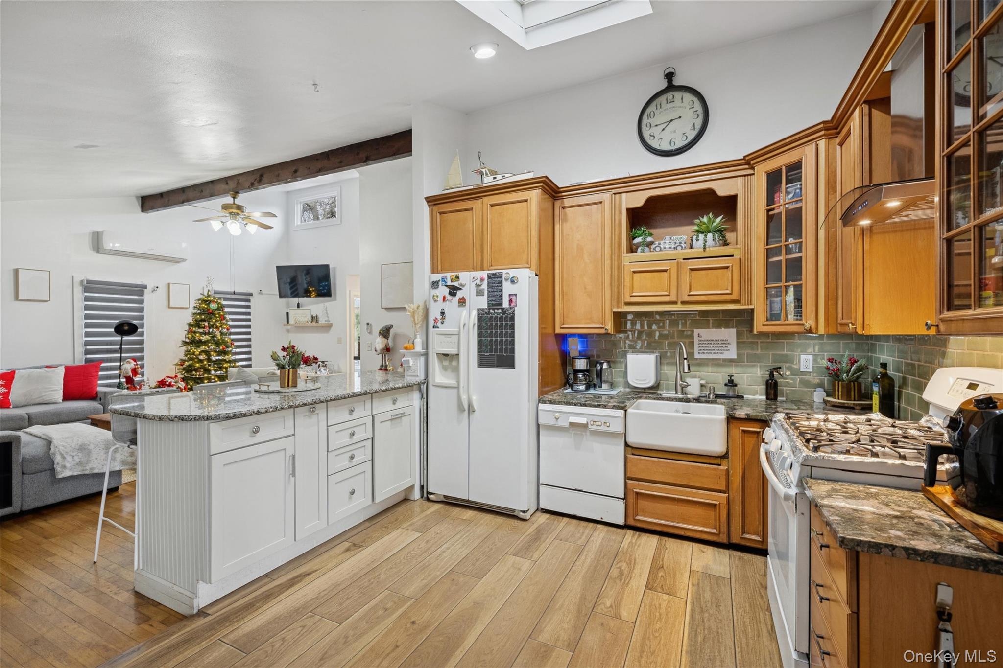 6 Montauk Boulevard Property Photo 10