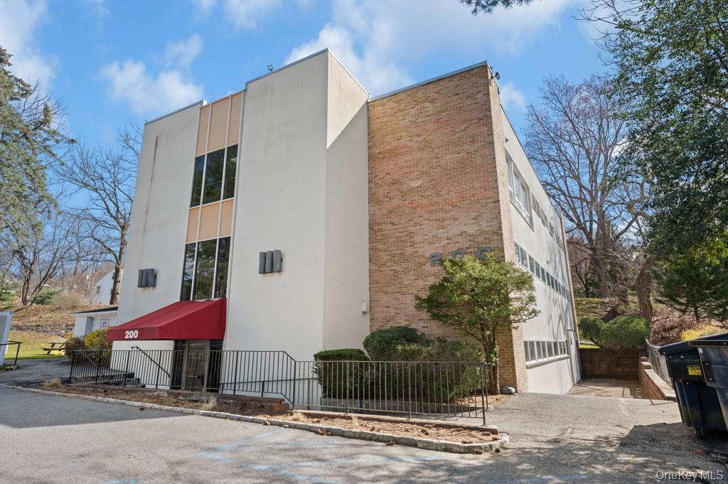 200 S Broadway 2-4 Bldg 2 Property Photo 1