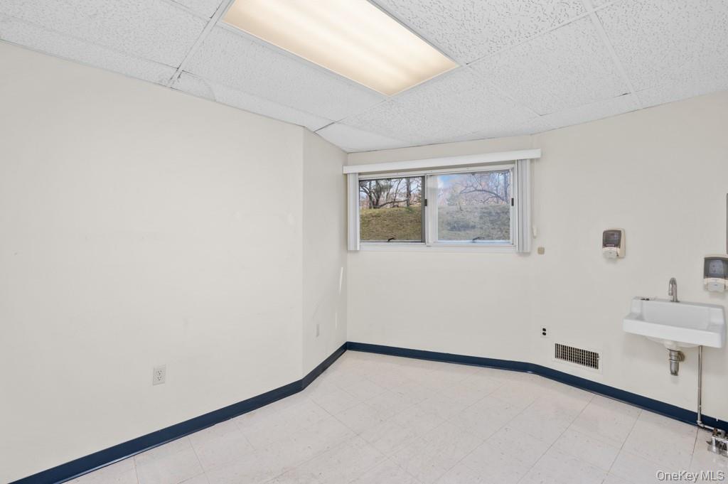 200 S Broadway 2-4 Bldg 2 Property Photo 7