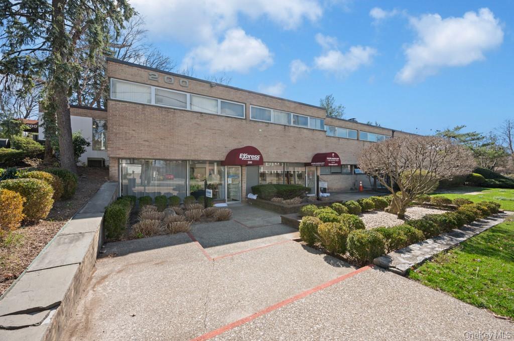 200 S Broadway 2-4 Bldg 2 Property Photo 10
