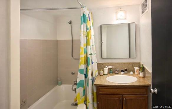 8 Fordham Hill Oval #17f Property Photo 9