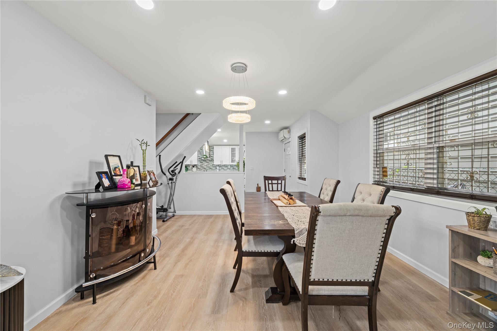 1805 Lacombe Avenue Property Photo 6