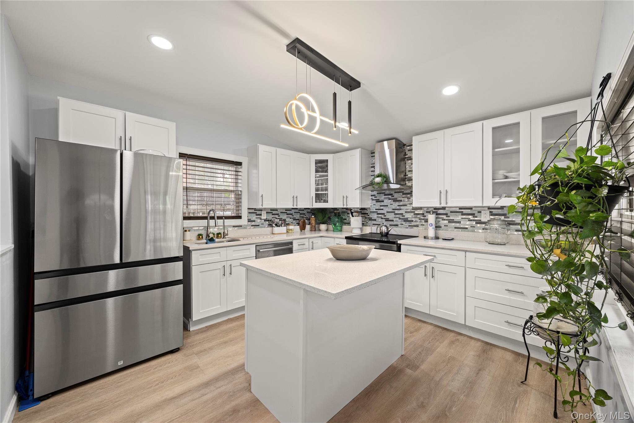 1805 Lacombe Avenue Property Photo 8