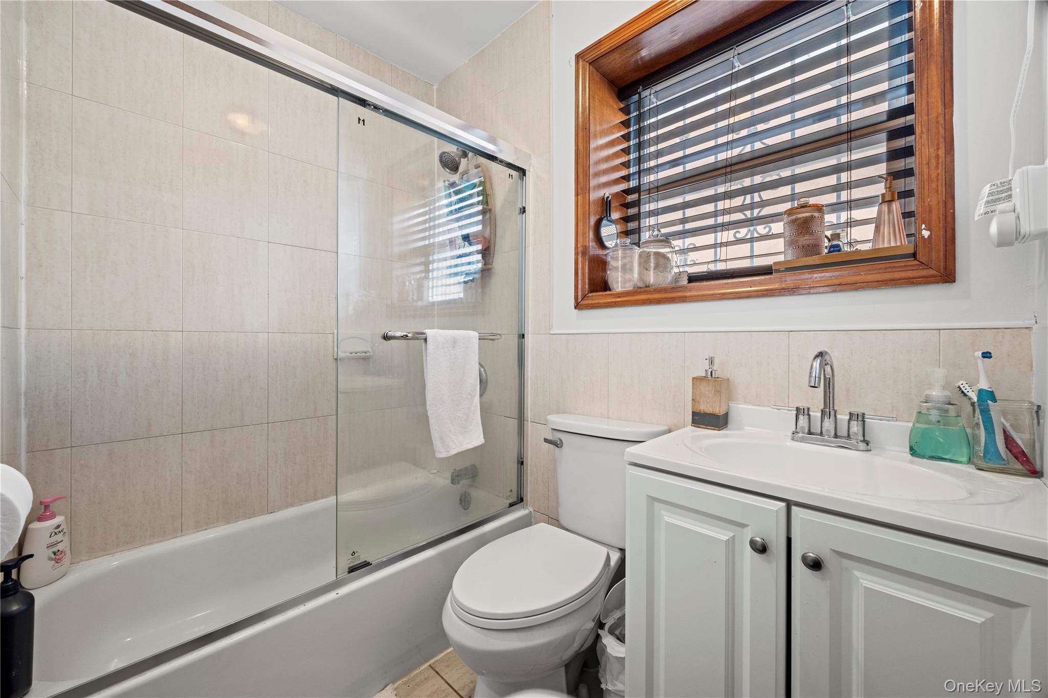 1805 Lacombe Avenue Property Photo 16