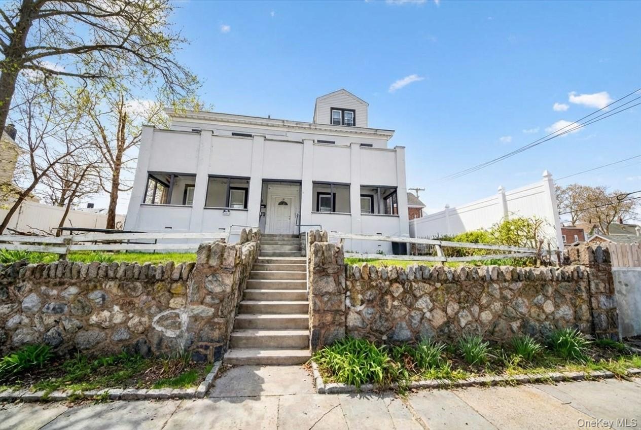 206 S 9th Avenue