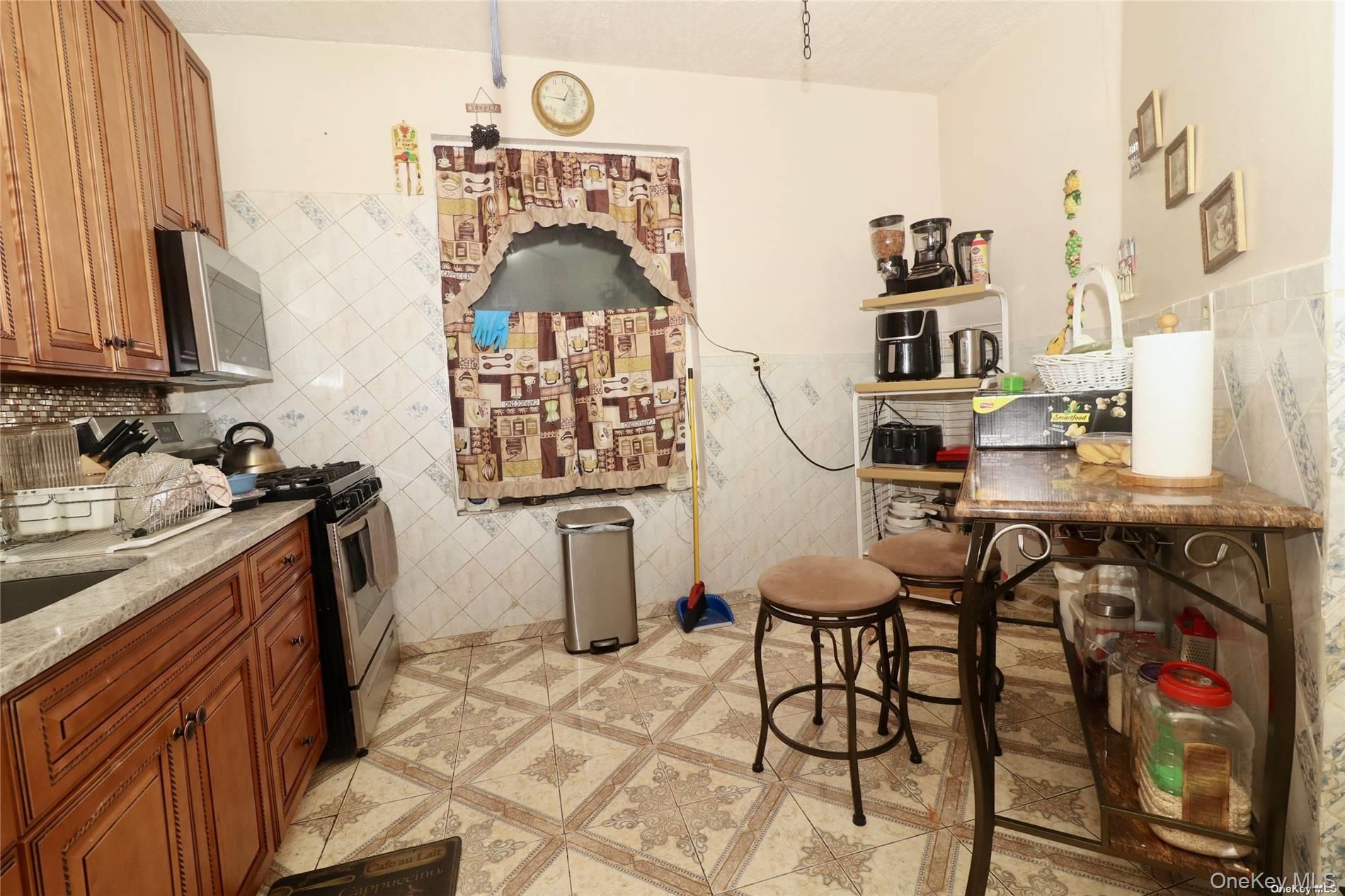 941 Jerome Avenue 6c Property Photo 2