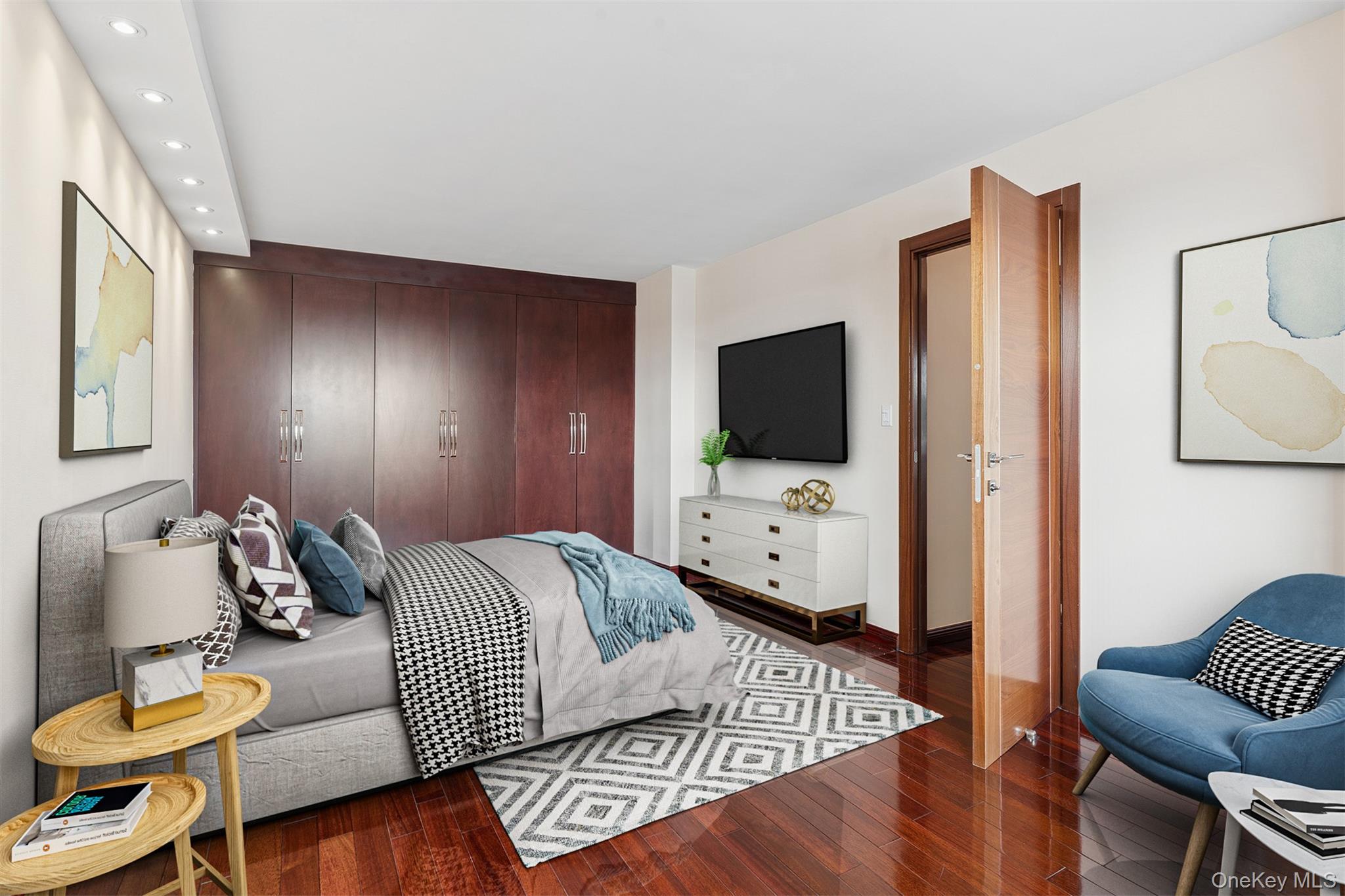 110-11 Queens Boulevard 14a Property Photo 3