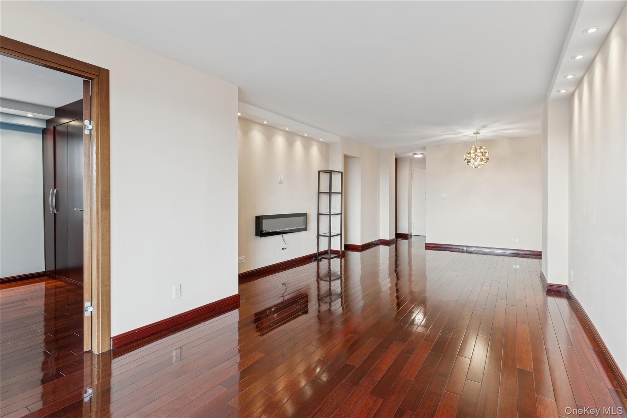 110-11 Queens Boulevard 14a Property Photo 7