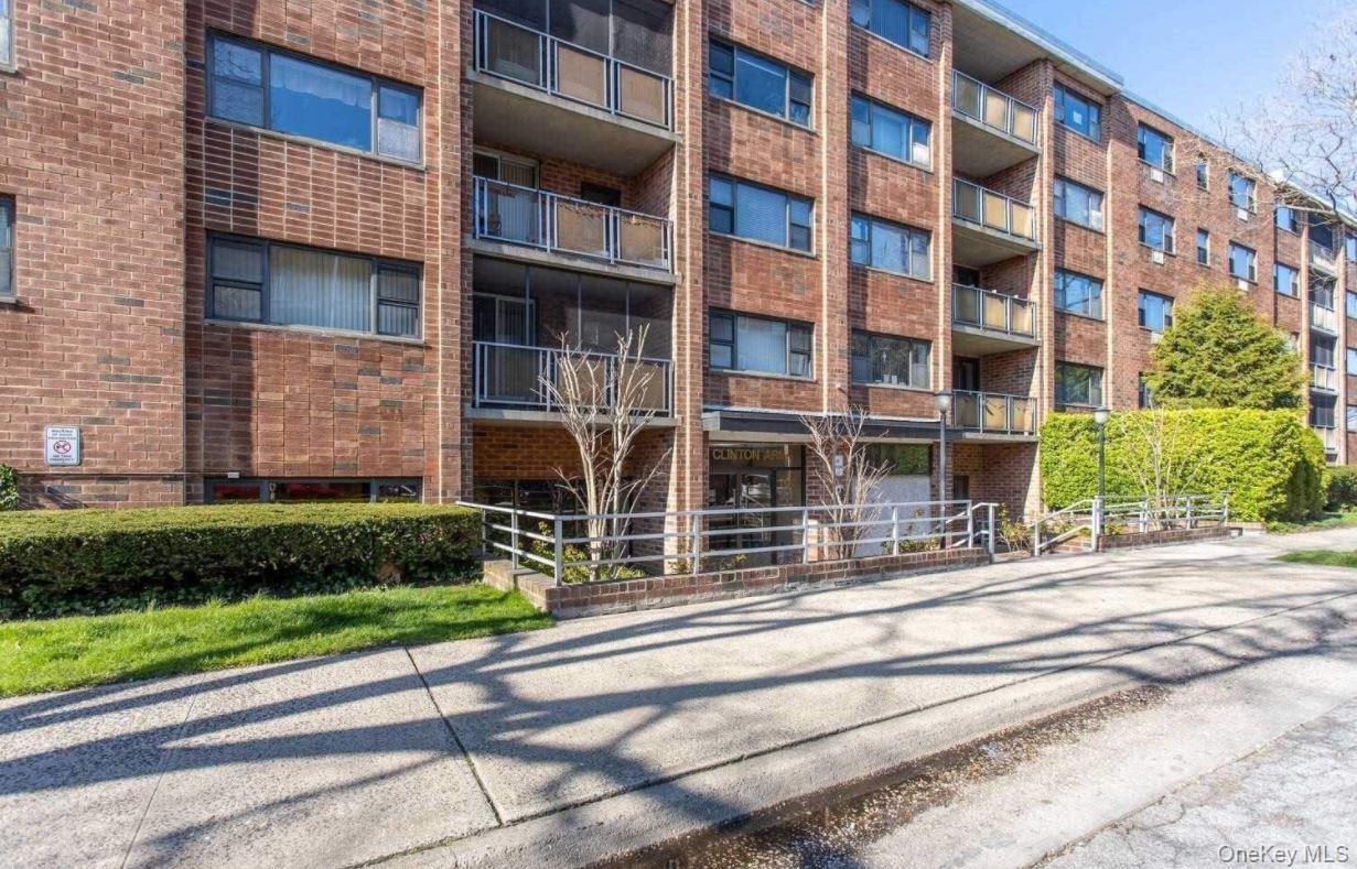100 Clinton Avenue 1D Property Photo 1