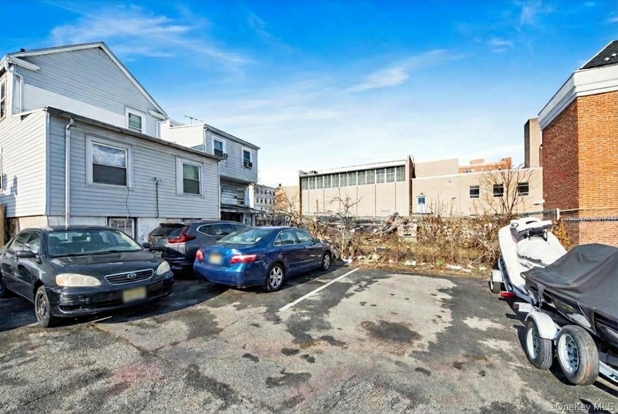 13 N 6th Avenue Property Photo 17