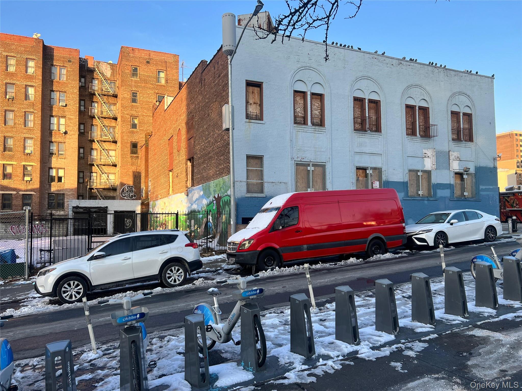 1925 Grand Concourse Property Photo 4