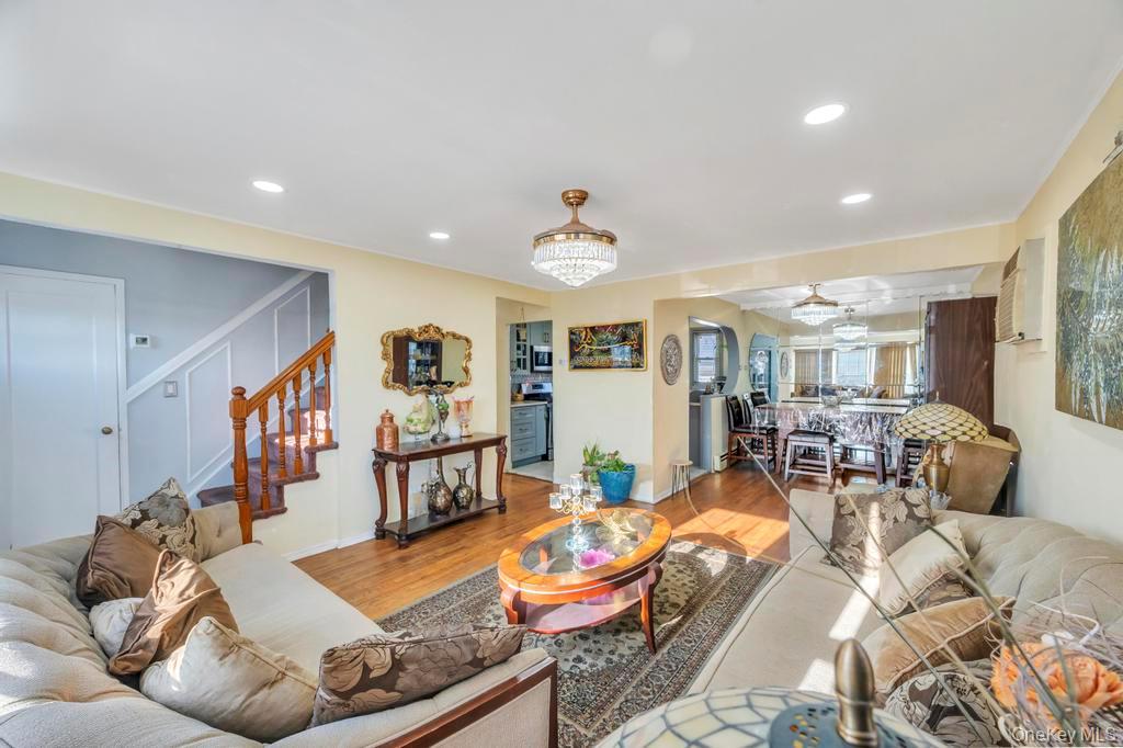 181 Martens Avenue Property Photo 11