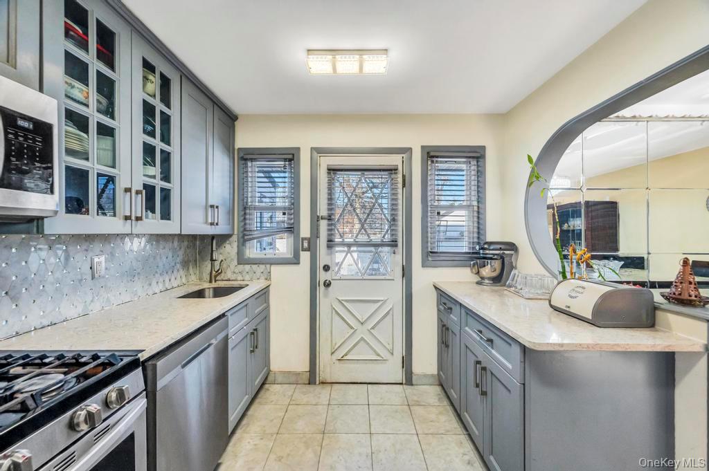 181 Martens Avenue Property Photo 16