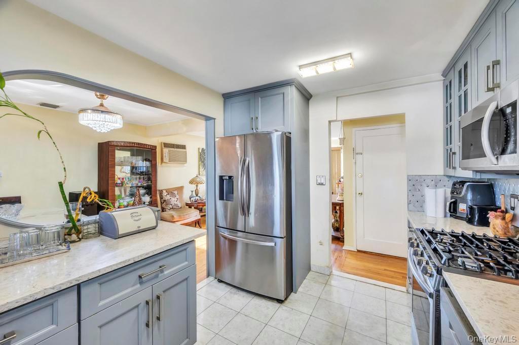 181 Martens Avenue Property Photo 17