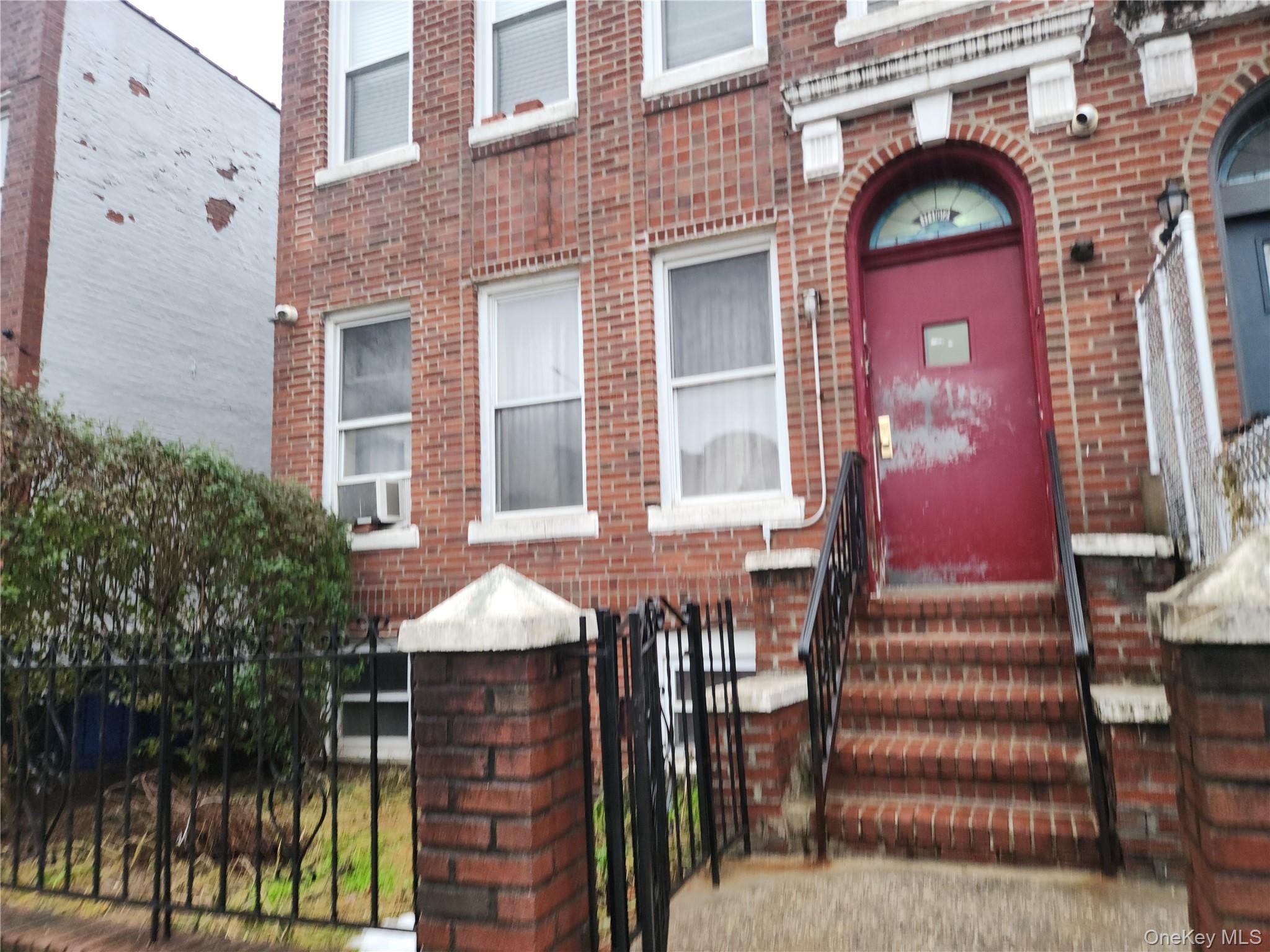 1102 Winthrop Street 4 Property Photo 1