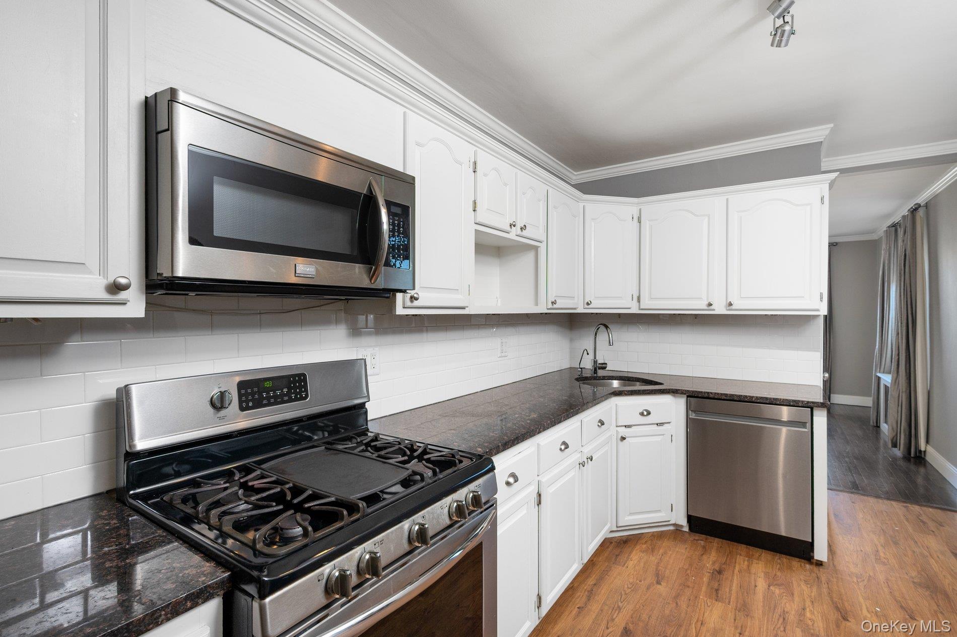 23-55 Bell Boulevard Boulevard 6c Property Photo 9