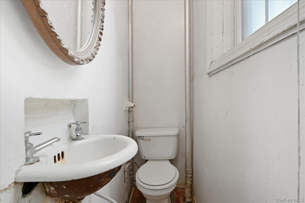 756 Woodward Avenue Property Photo 11