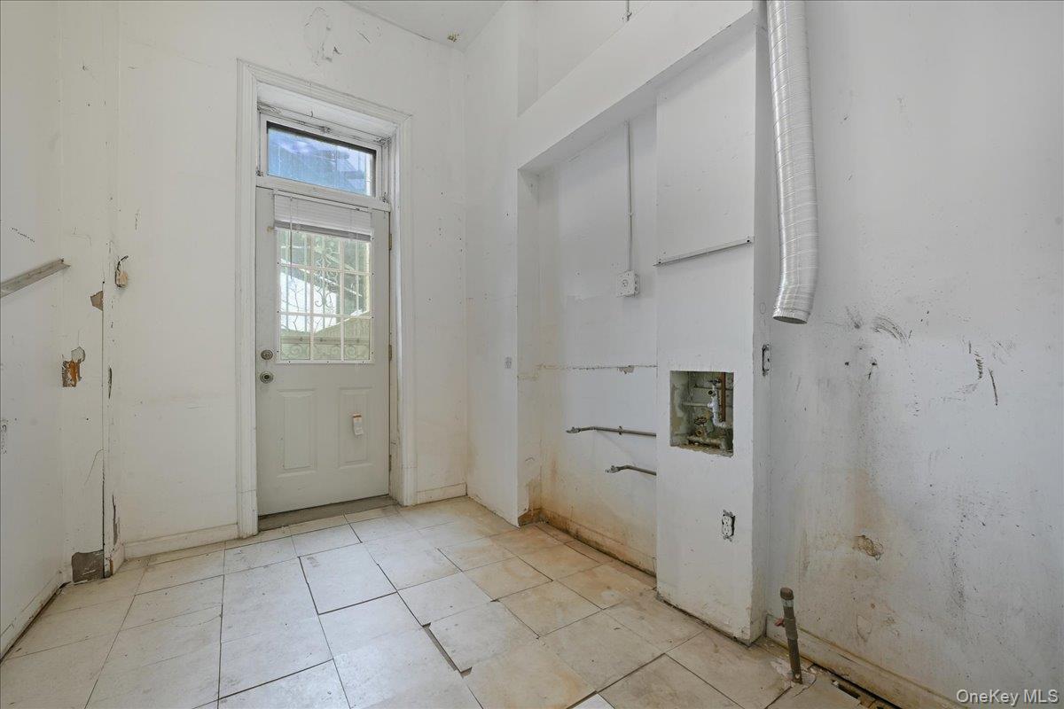 756 Woodward Avenue Property Photo 12
