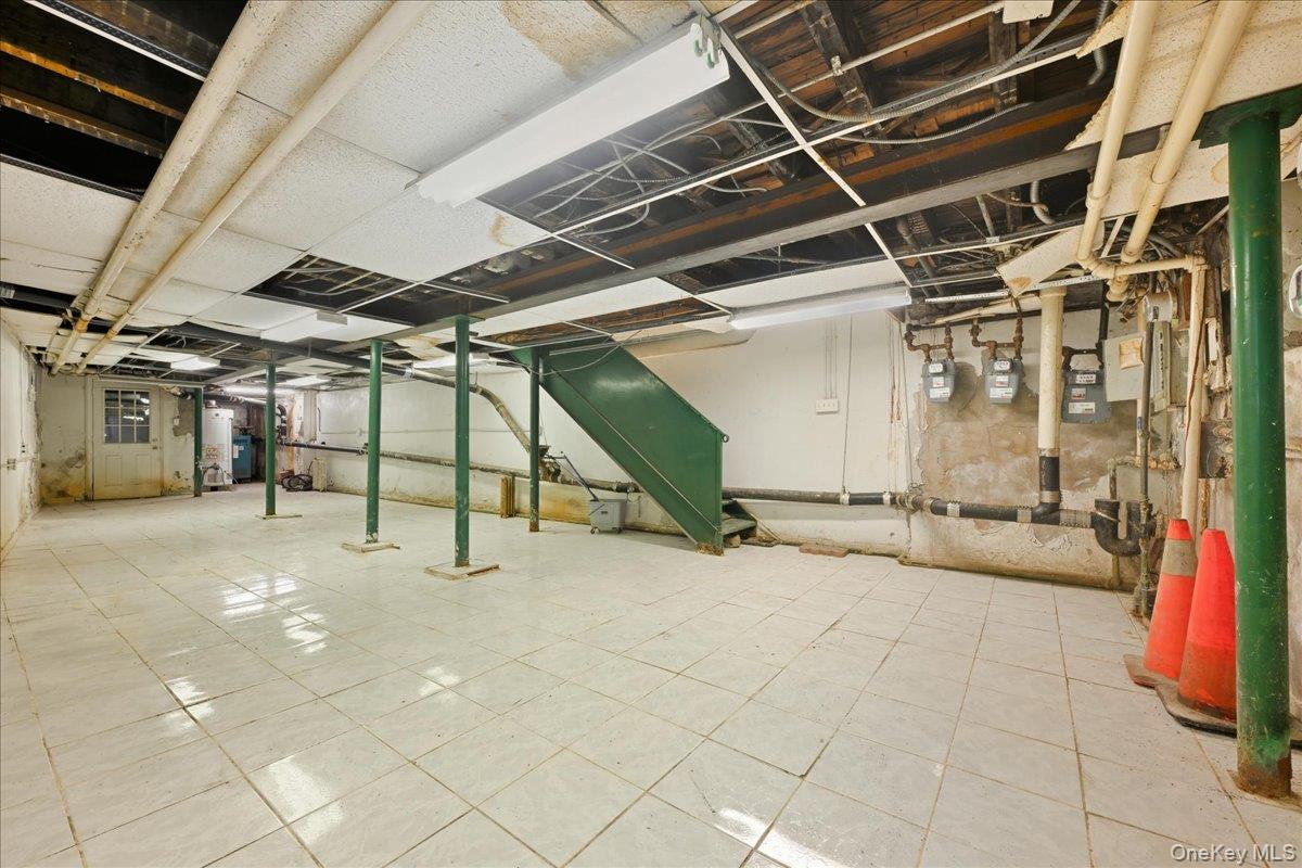 756 Woodward Avenue Property Photo 36