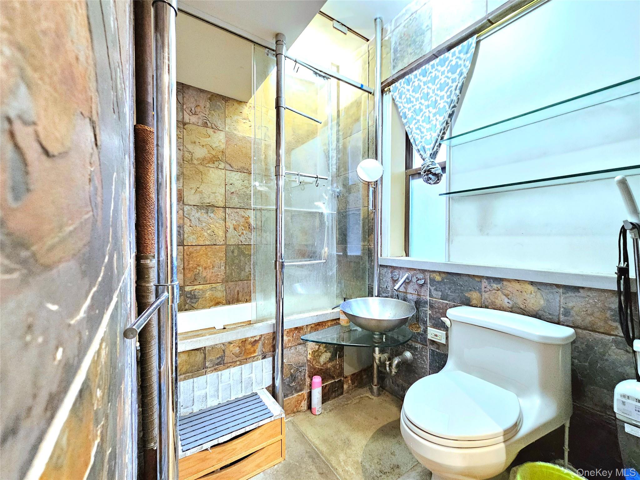 3281 Hull Avenue 18 Property Photo 10