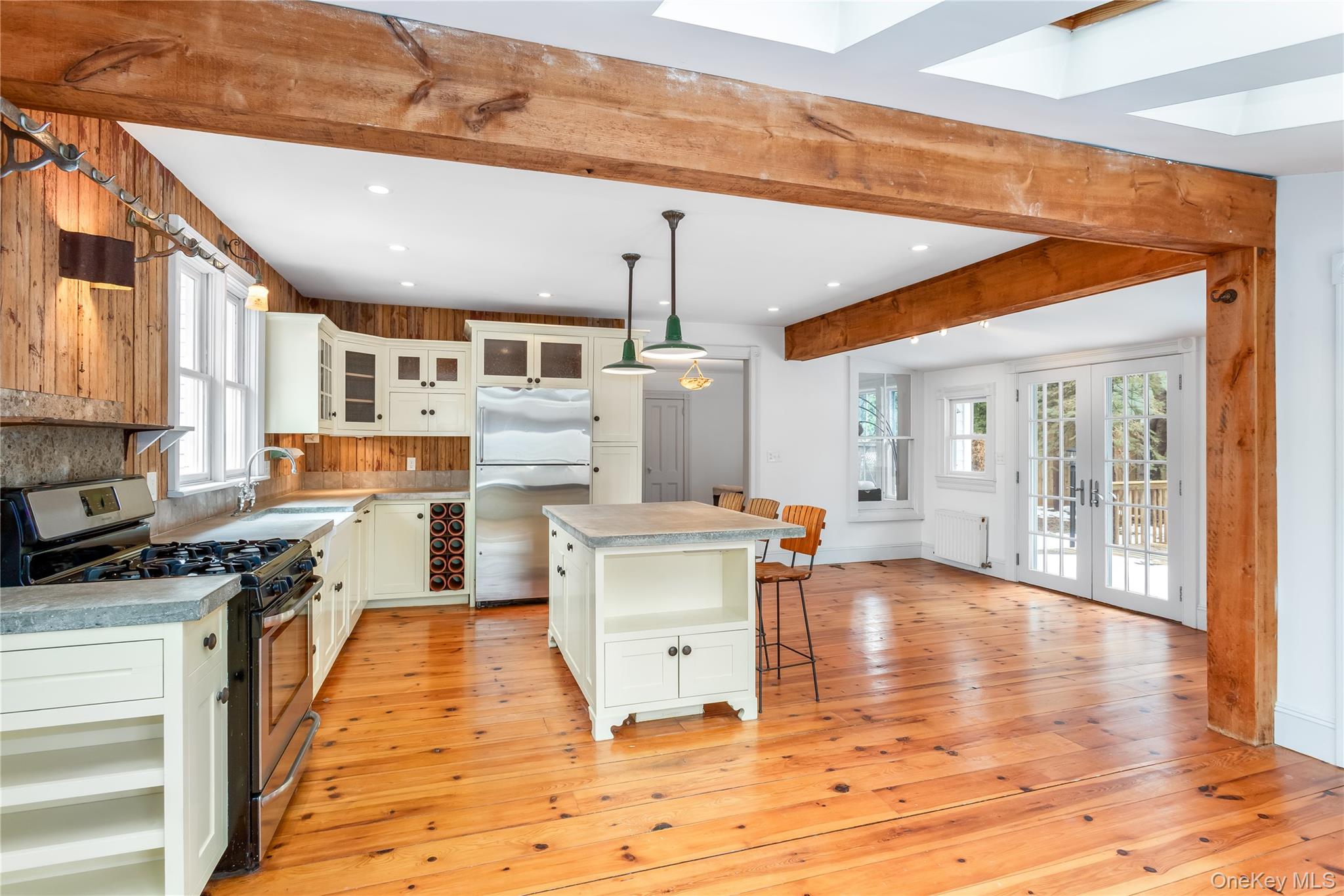 685 Orchard Street Property Photo 3