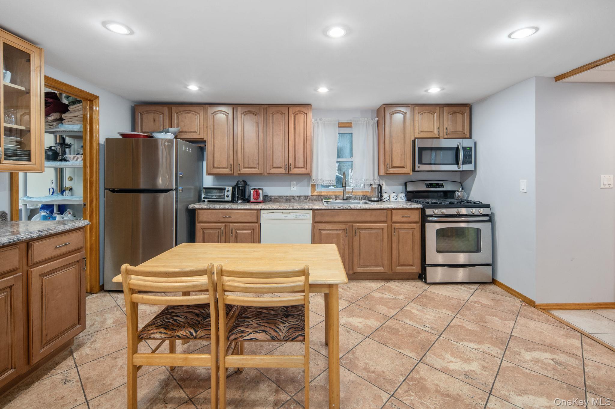 3041 Lakeshore Drive Property Photo 25