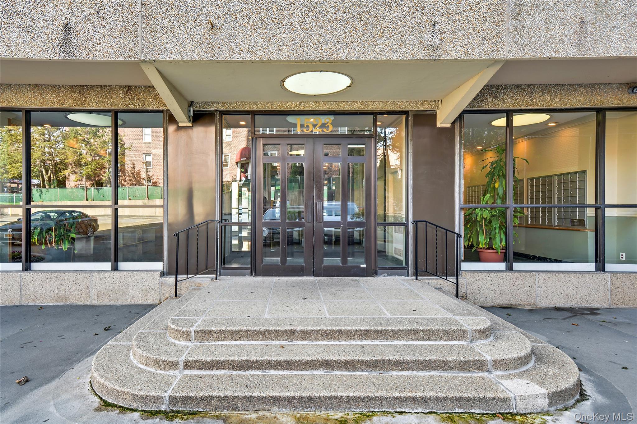 1523 Central Park Ave 3e Property Photo 2